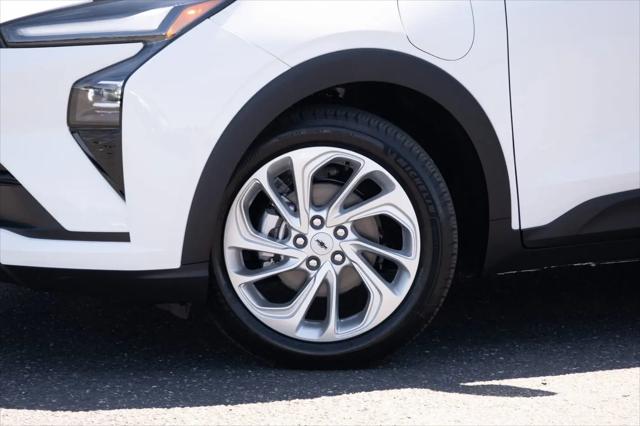 2027 Chevrolet Bolt LT FWD