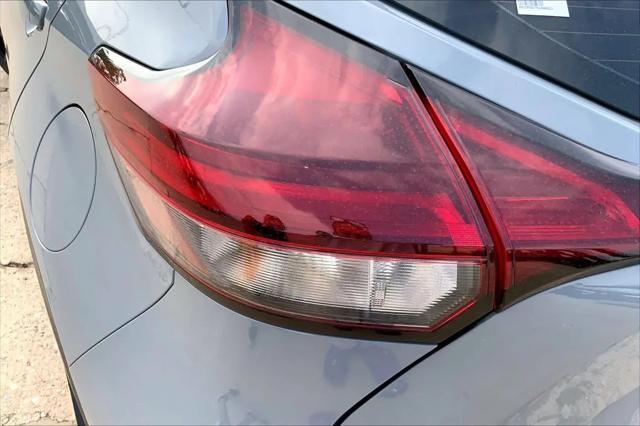 2024 Nissan Kicks SR Xtronic CVT