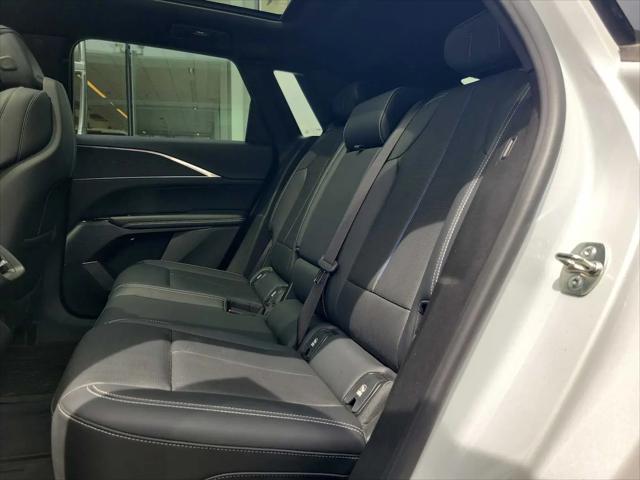 2024 Cadillac iQ Luxury w/1SC