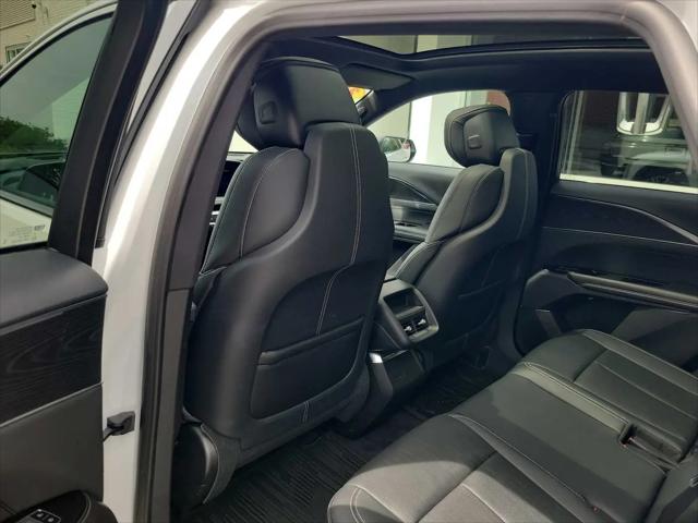2024 Cadillac iQ Luxury w/1SC