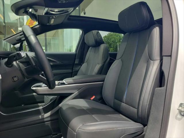 2024 Cadillac iQ Luxury w/1SC