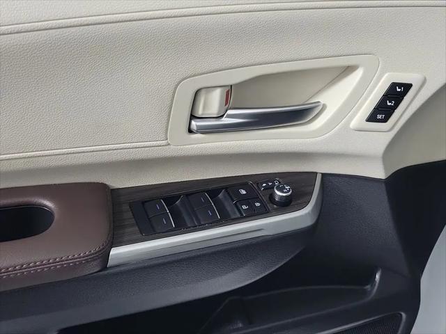 2023 Toyota Sienna Platinum