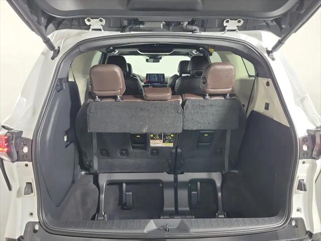 2023 Toyota Sienna Platinum