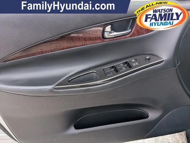 2017 INFINITI QX50 Standard