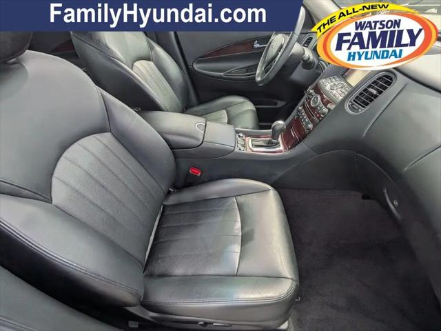 2017 INFINITI QX50 Standard