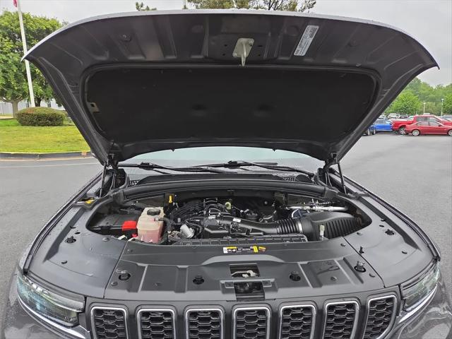 2023 Jeep Grand Cherokee L Laredo X 4x4