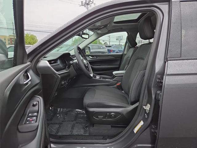 2023 Jeep Grand Cherokee L Laredo X 4x4