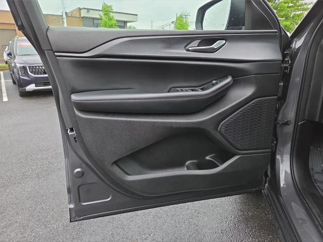 2023 Jeep Grand Cherokee L Laredo X 4x4