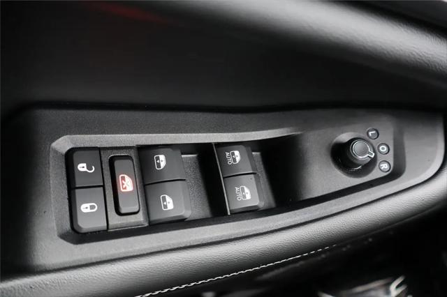 2023 Jeep Grand Cherokee L Laredo X 4x4