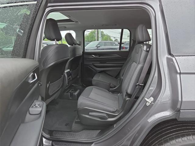 2023 Jeep Grand Cherokee L Laredo X 4x4