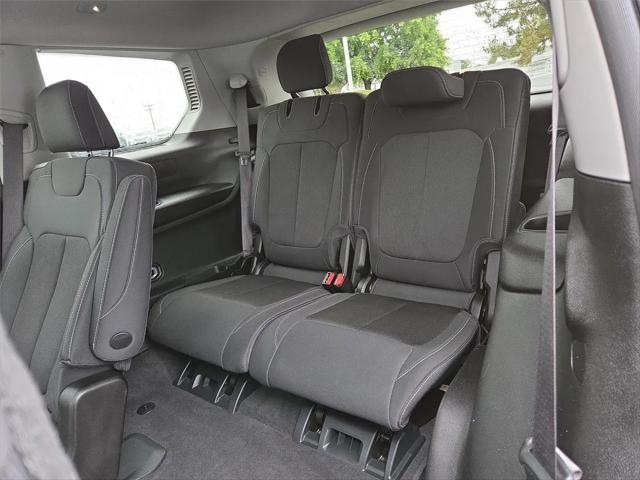 2023 Jeep Grand Cherokee L Laredo X 4x4