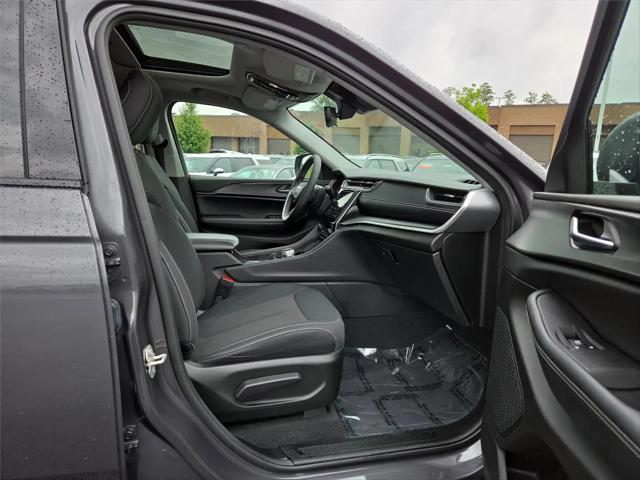 2023 Jeep Grand Cherokee L Laredo X 4x4