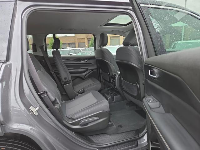 2023 Jeep Grand Cherokee L Laredo X 4x4