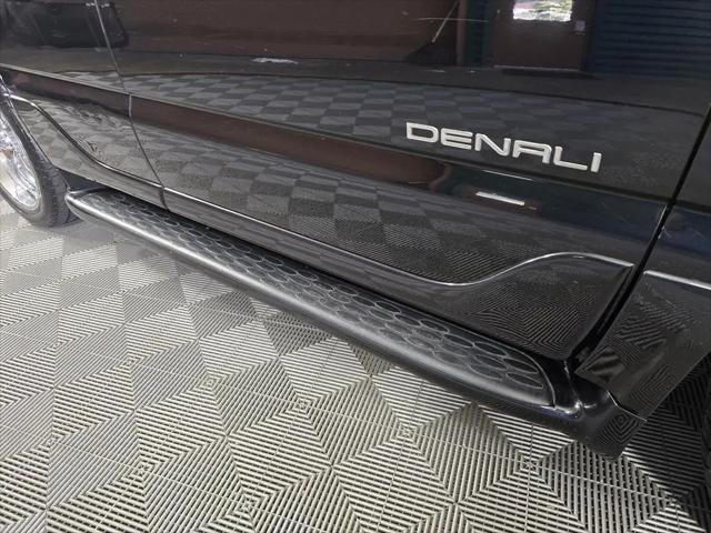 2002 GMC Yukon Denali