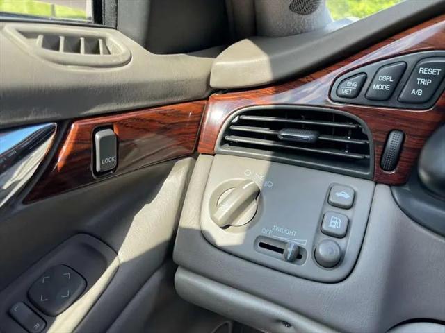 2003 Cadillac DeVille Standard