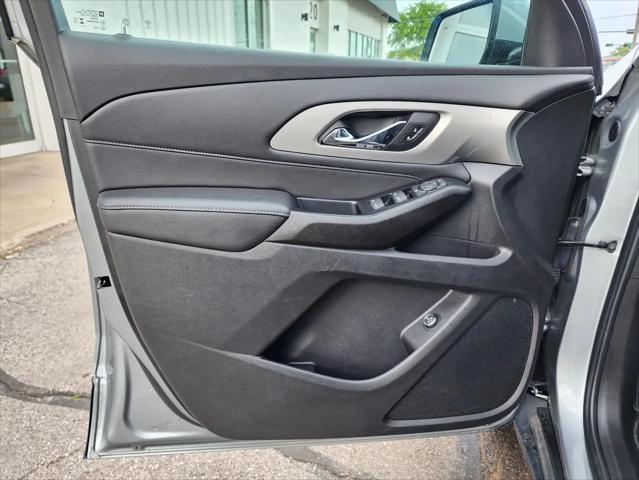 2023 Chevrolet Traverse AWD LT Cloth