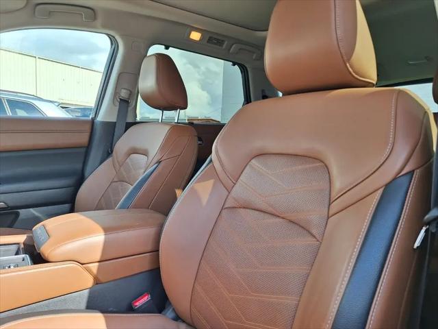 2025 Nissan Pathfinder Platinum FWD
