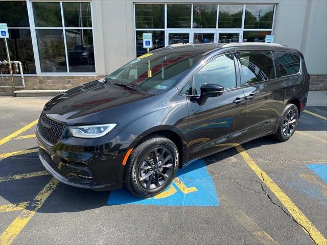 2021 Chrysler Pacifica Touring AWD