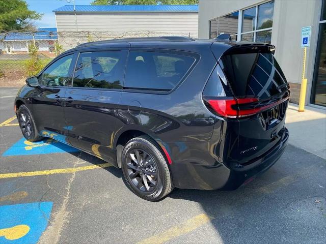 2021 Chrysler Pacifica Touring AWD