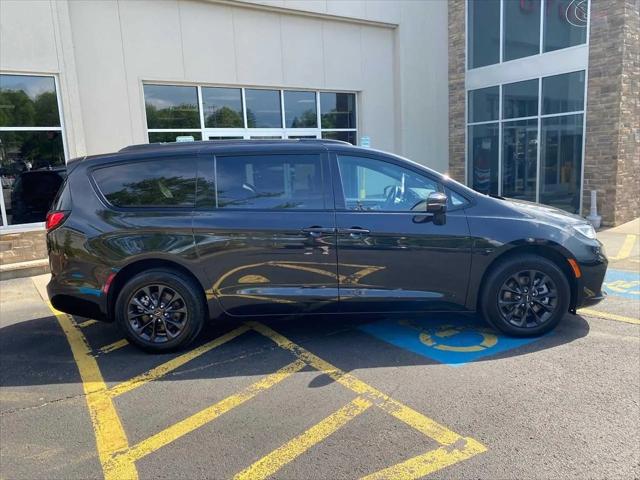 2021 Chrysler Pacifica Touring AWD