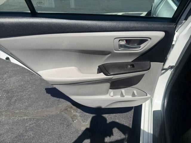 2016 Toyota Camry SE