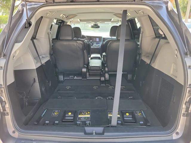 2018 Toyota Sienna SE 8 Passenger