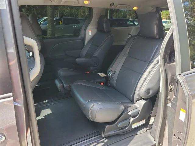 2018 Toyota Sienna SE 8 Passenger