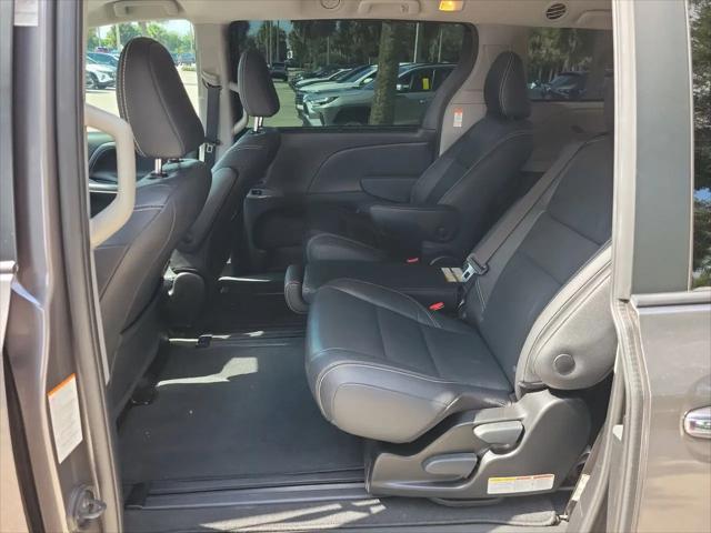 2018 Toyota Sienna SE 8 Passenger
