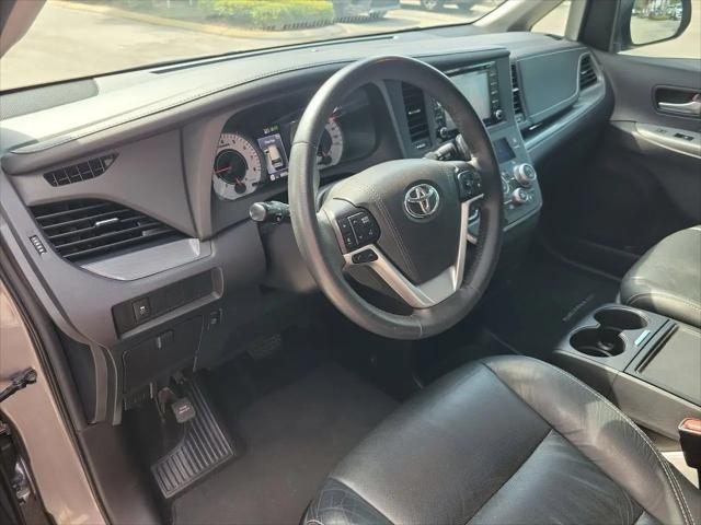 2018 Toyota Sienna SE 8 Passenger