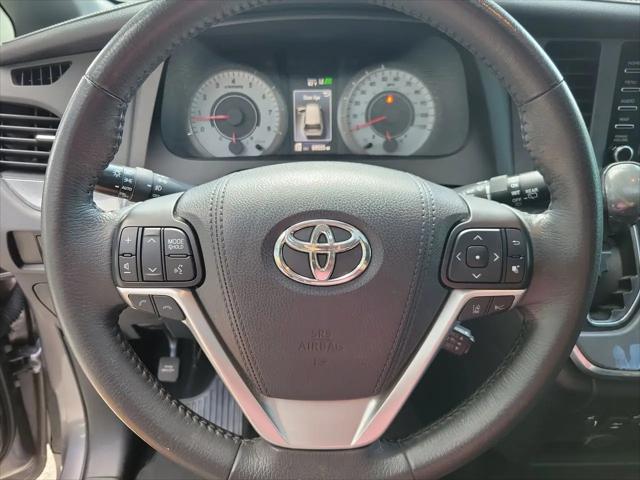 2018 Toyota Sienna SE 8 Passenger
