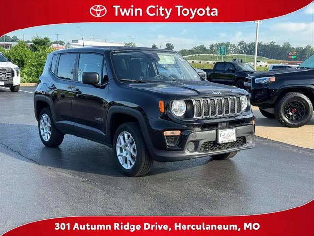 2023 Jeep Renegade Latitude 4x4 for sale in Herculaneum, MO
