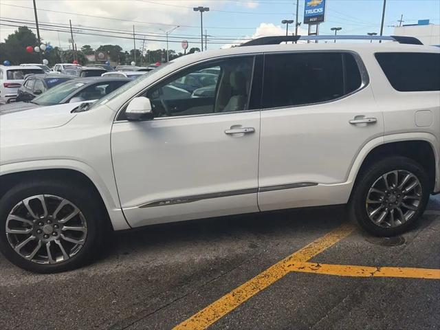 2023 GMC Acadia AWD Denali