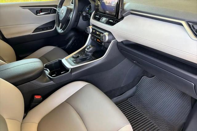 2022 Toyota RAV4 Hybrid XLE Premium