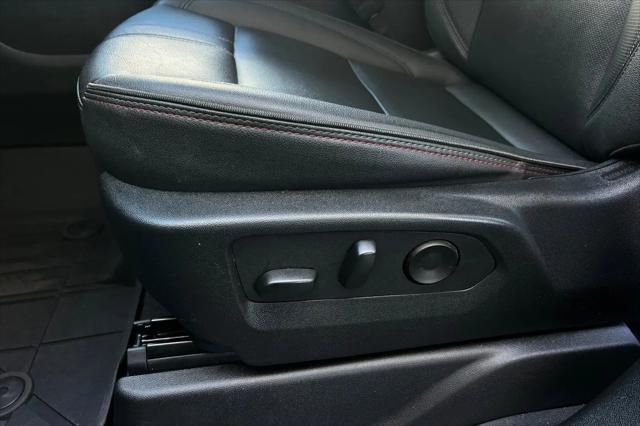 2025 Chevrolet Suburban 4WD RST