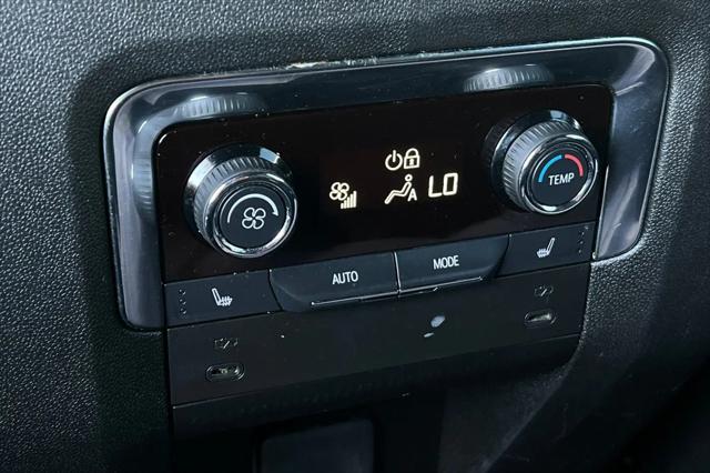 2025 Chevrolet Suburban 4WD RST