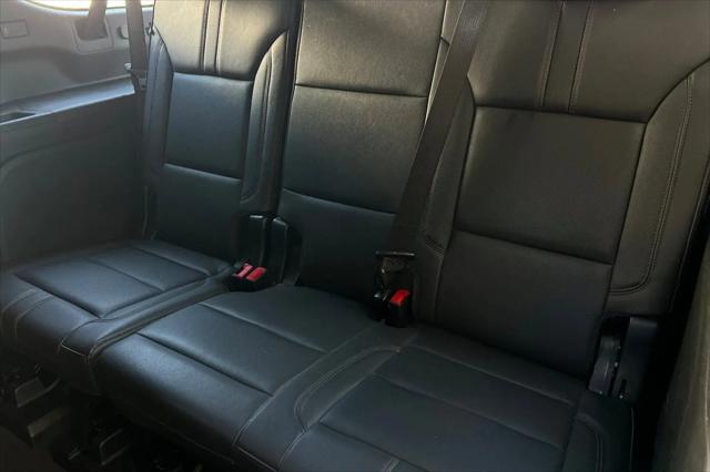 2025 Chevrolet Suburban 4WD RST