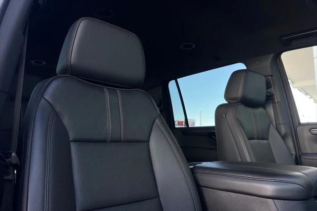2025 Chevrolet Suburban 4WD RST