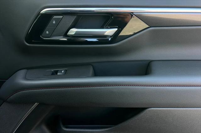 2025 Chevrolet Suburban 4WD RST