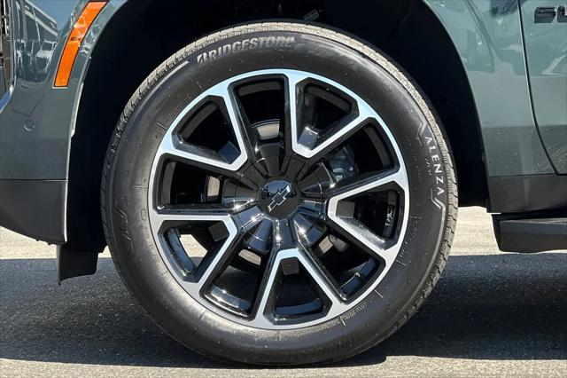 2025 Chevrolet Suburban 4WD RST