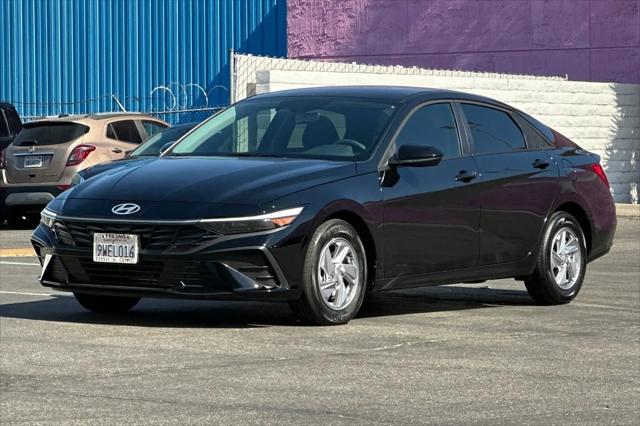 2025 Hyundai Elantra SE