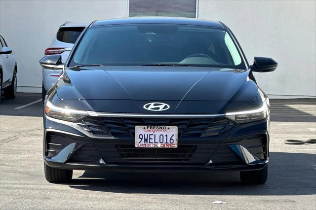 2025 Hyundai Elantra SE
