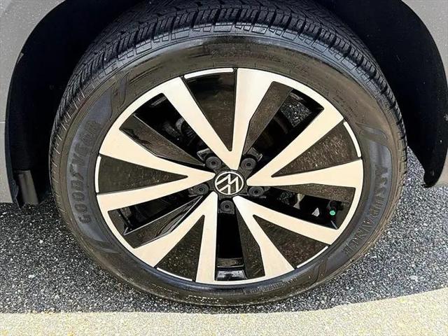 2024 Volkswagen Taos 1.5T SE