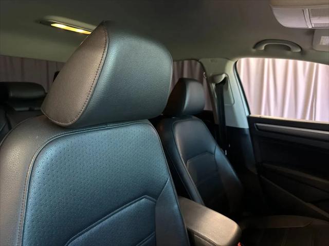 2017 Volkswagen Passat 1.8T R-Line