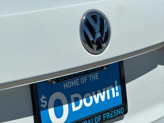 2017 Volkswagen Passat 1.8T R-Line