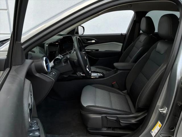 2025 Chevrolet Trax FWD LT