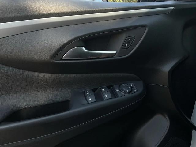 2025 Buick NV Preferred FWD