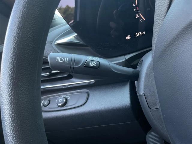 2025 Buick NV Preferred FWD