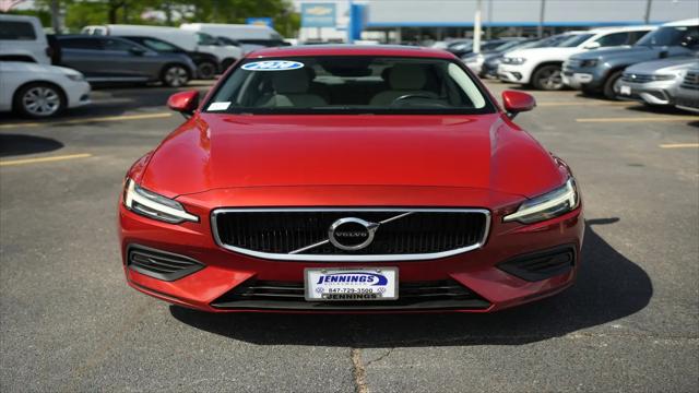 2020 Volvo S60 T6 Momentum