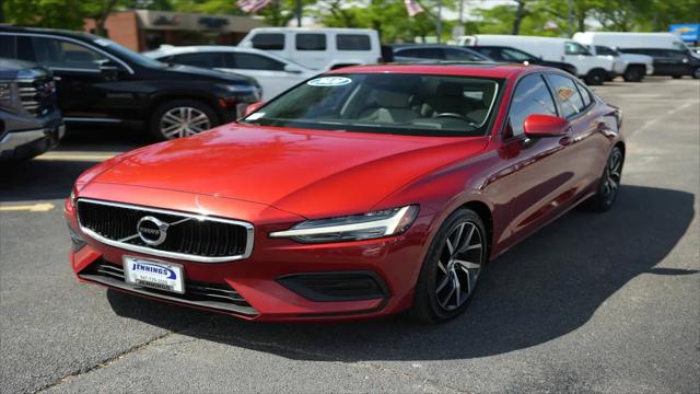 2020 Volvo S60 T6 Momentum