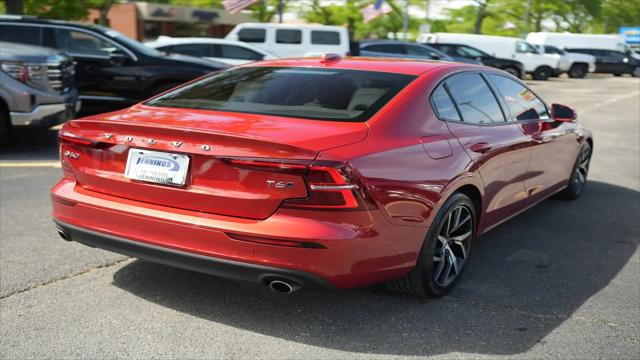 2020 Volvo S60 T6 Momentum